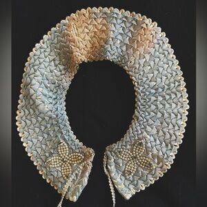 Handmade detachable collar blue cream